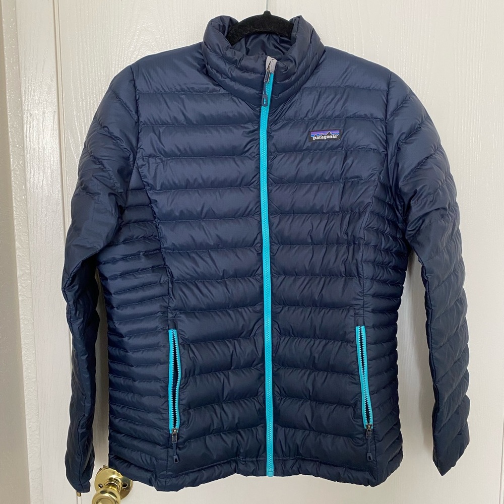 Patagonia blue woman’s puff jacket